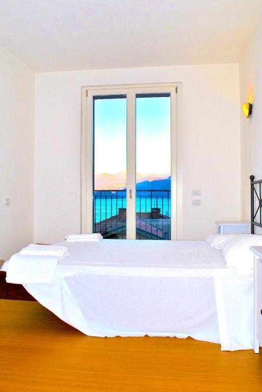 Luxury Penthouse With Big Terrace Lejlighed Argegno Eksteriør billede