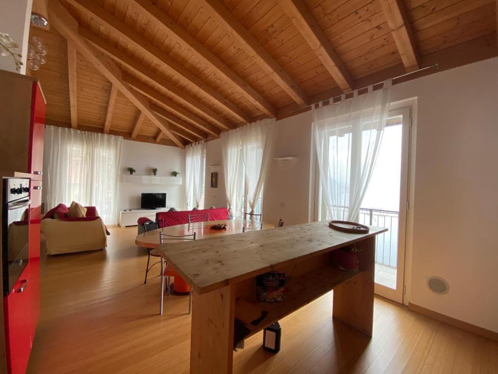 Luxury Penthouse With Big Terrace Lejlighed Argegno Eksteriør billede